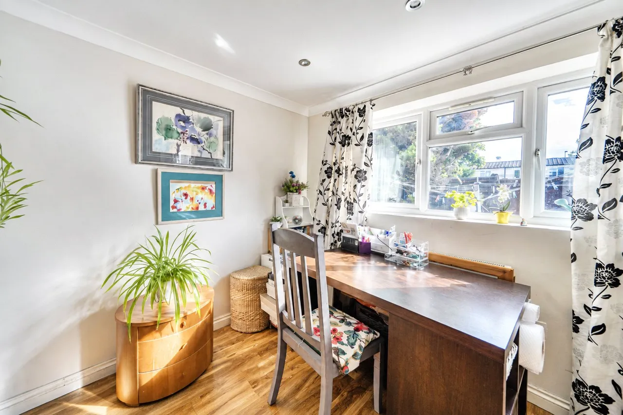 Salmond Close, Stanmore, HA7, photo 5