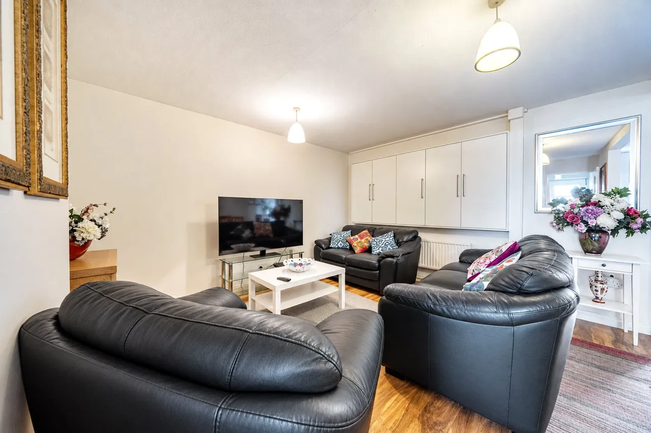 Salmond Close, Stanmore, HA7, photo 3