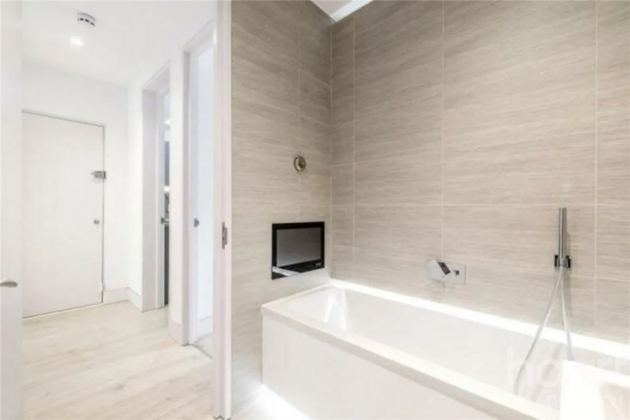 Lordship Lane, London, SE22, photo 6