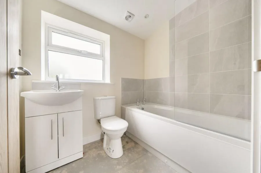 Dolphin Place, Aylesbury, HP21, photo 17