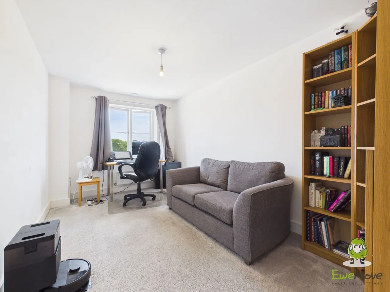Appian Way, Chineham, RG24, photo 5