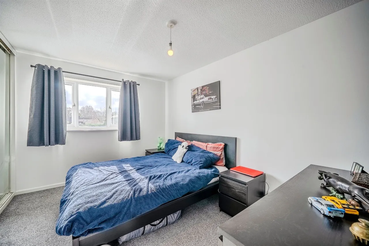 Eastholme Avenue, Belmont, HR2, photo 8