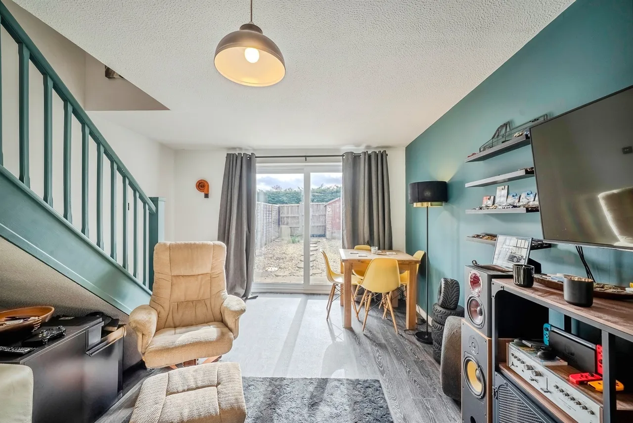 Eastholme Avenue, Belmont, HR2, photo 17