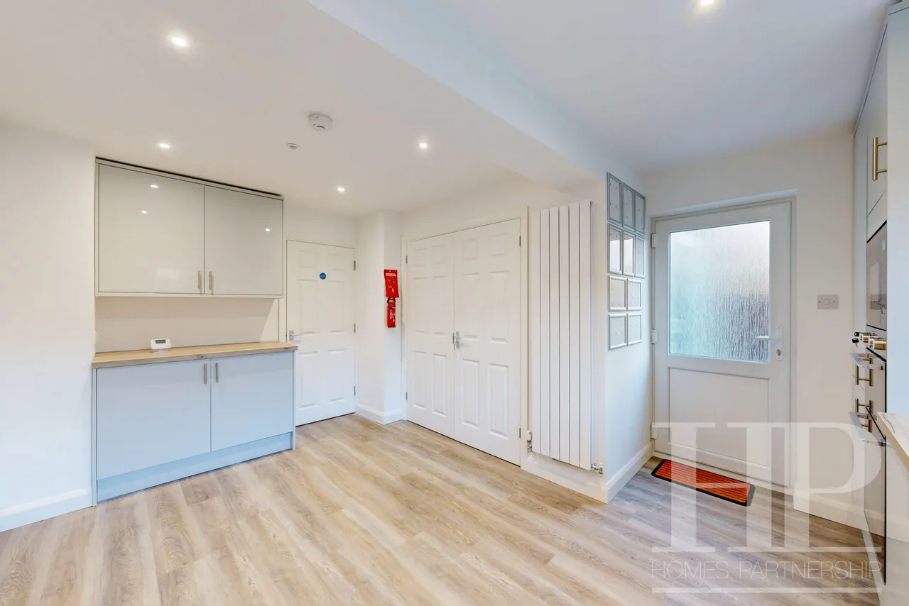 Borrowdale, Southgate, RH11, photo 12