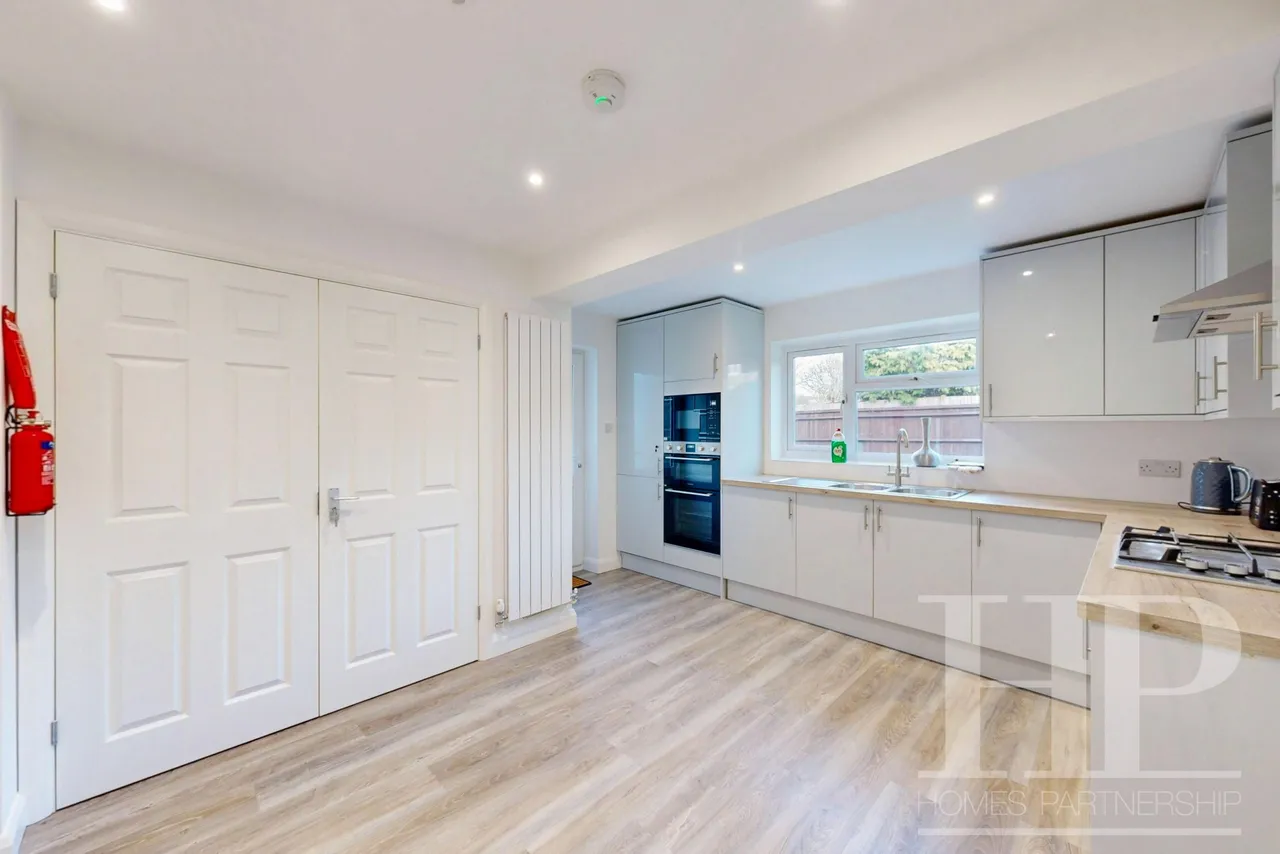 Borrowdale, Southgate, RH11, photo 8