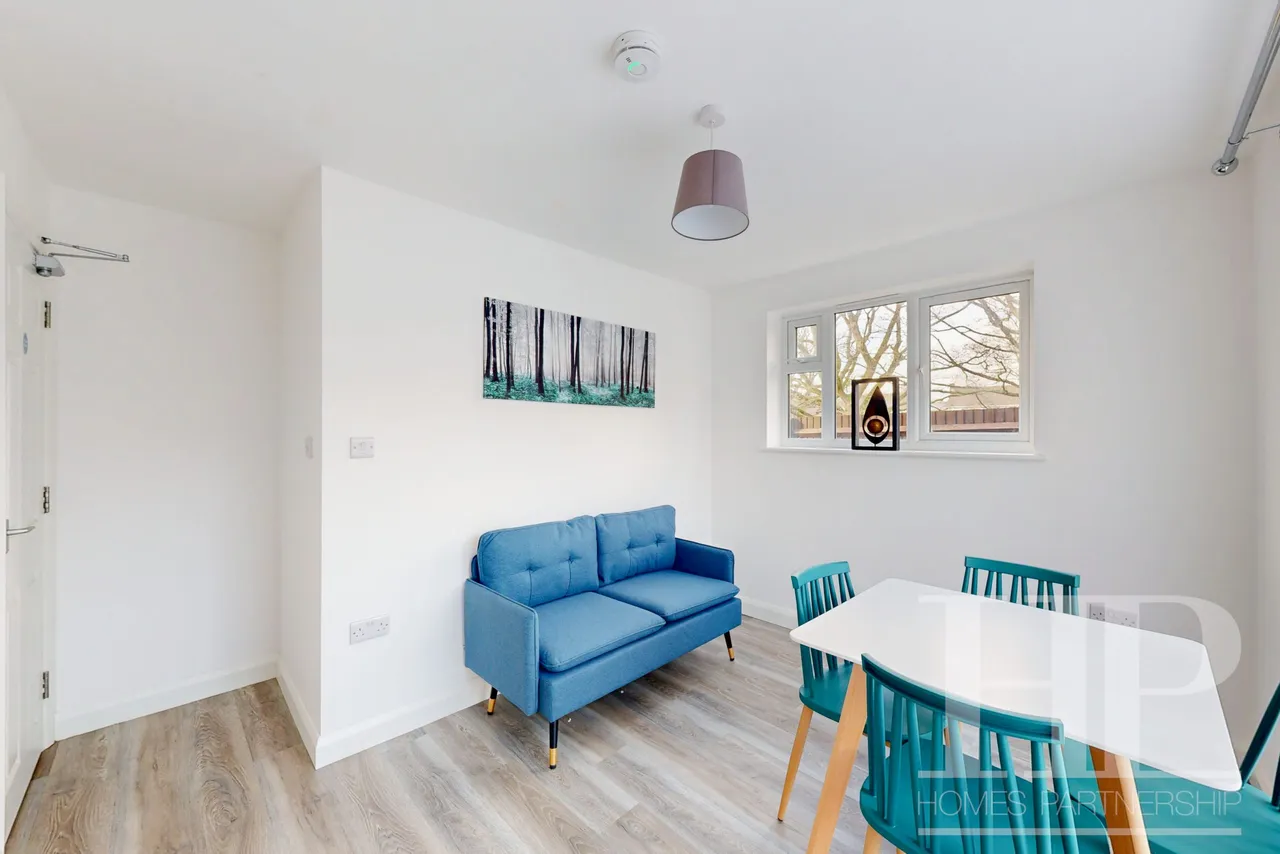 Borrowdale, Southgate, RH11, photo 11