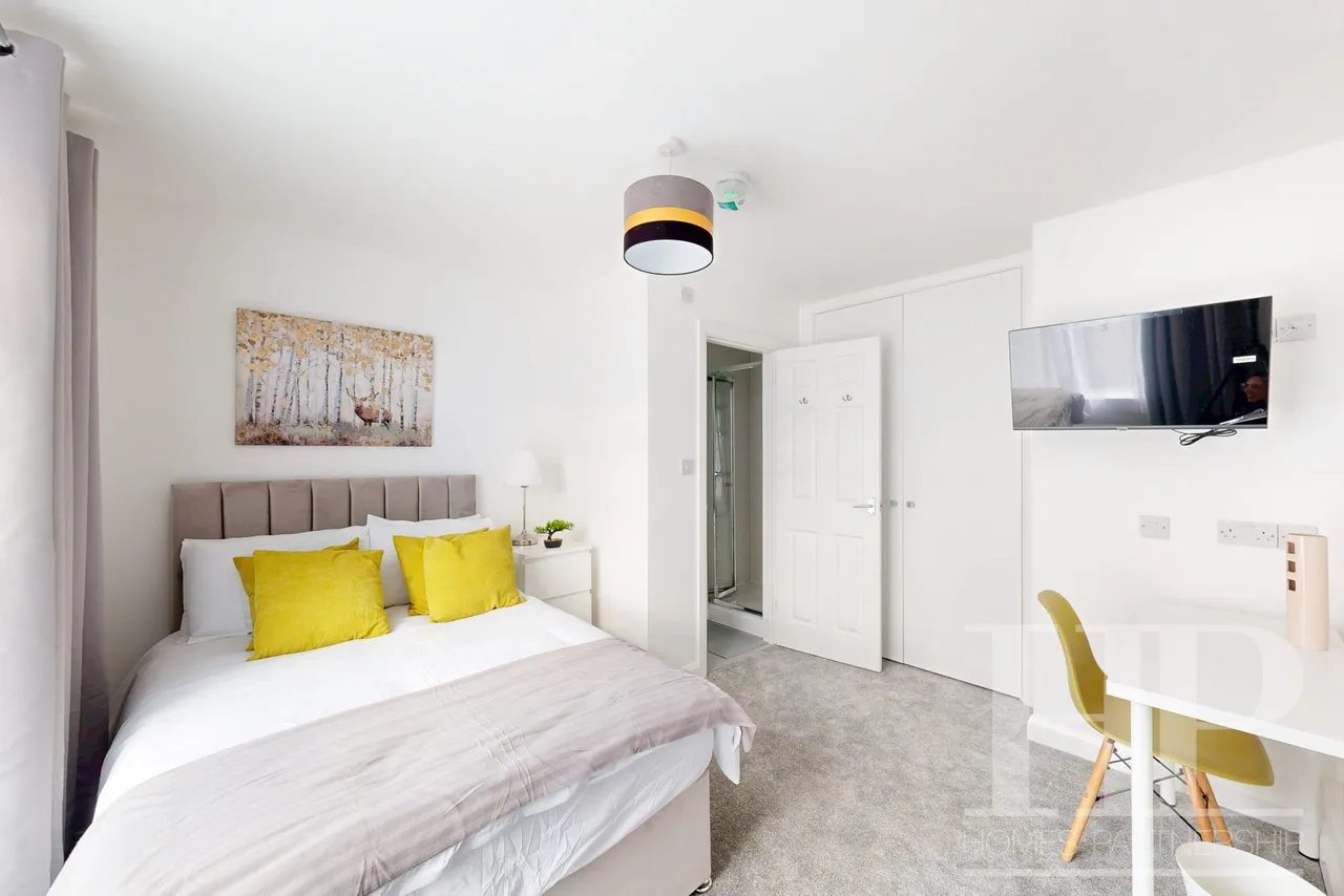 Borrowdale, Southgate, RH11, photo 9