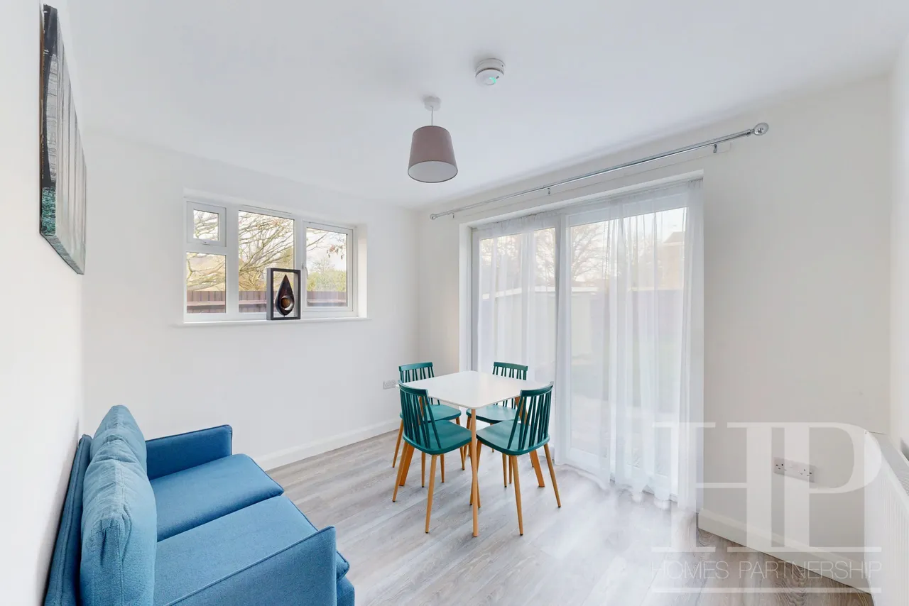 Borrowdale, Southgate, RH11, photo 7