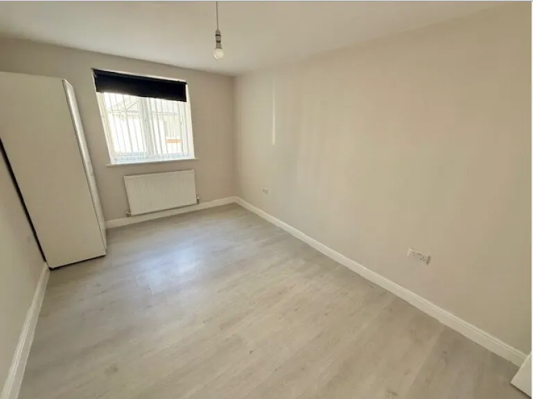 Valley House, Walthall St, CW2, photo 3