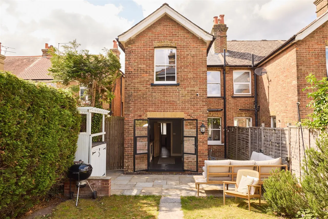Upper Fairfield Road, Leatherhead, KT22, photo 5