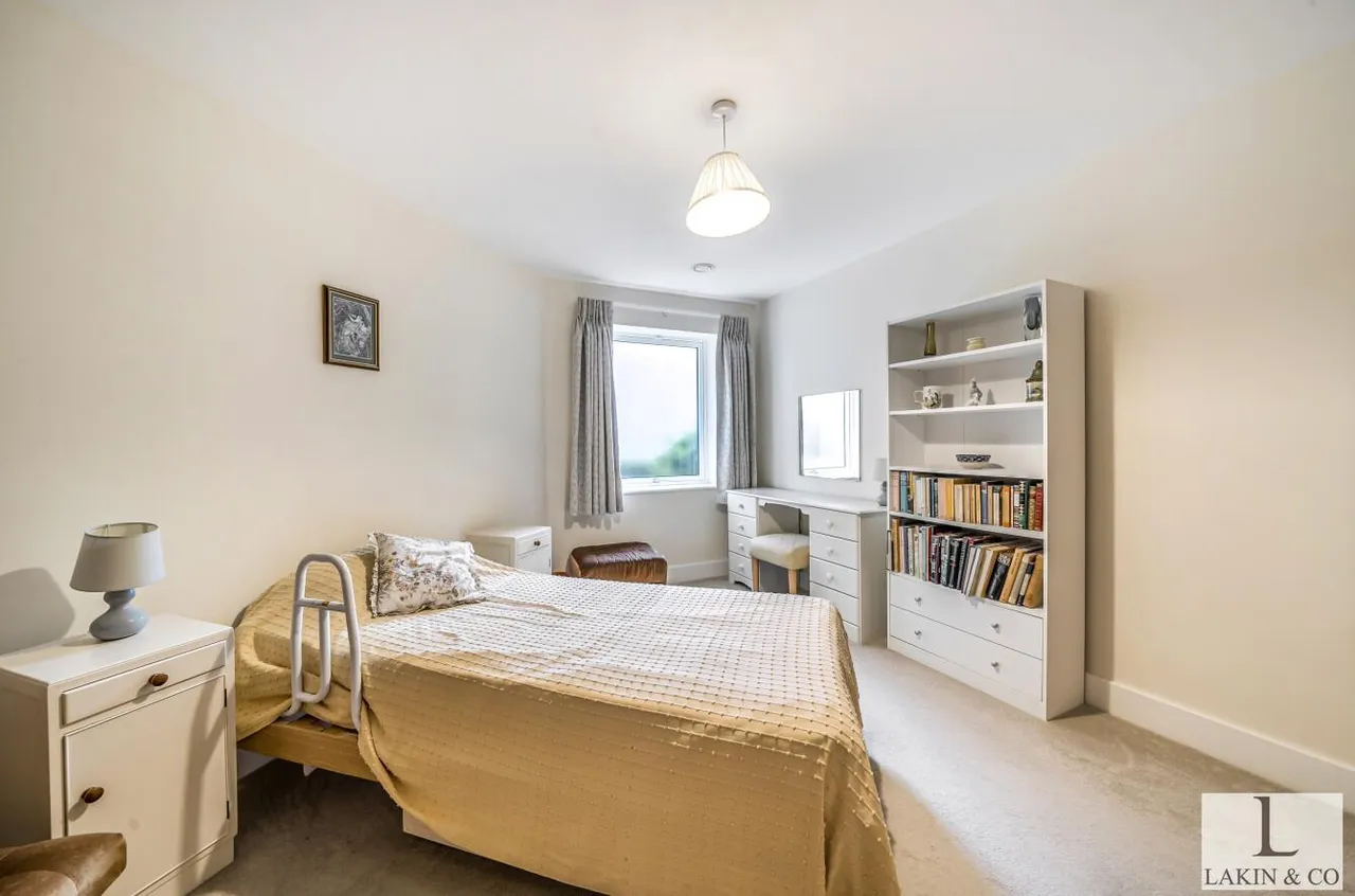 Josiah Drive, Ickenham, UB10 8FF, photo 4