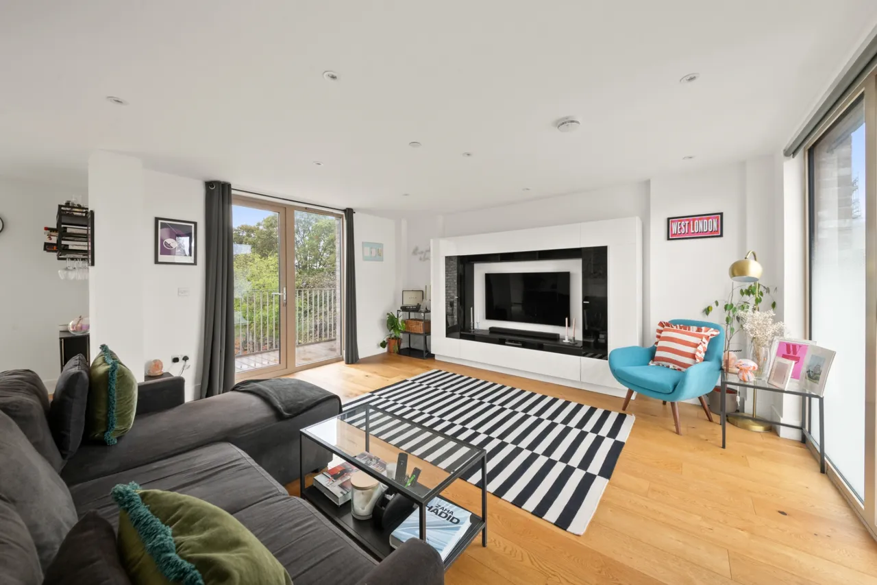2 bed flat for sale, Uxbridge Road, Hanwell, W7