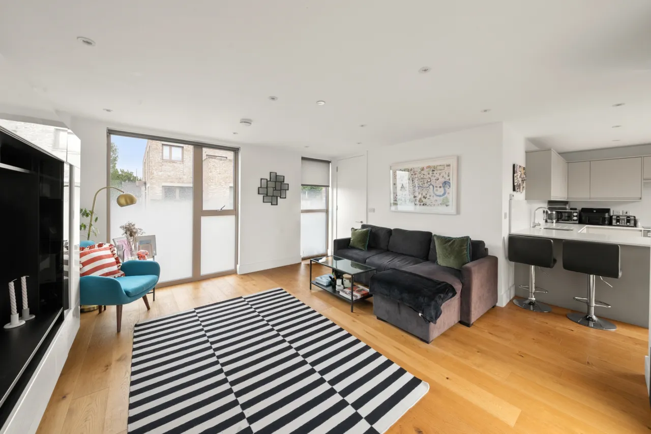 Uxbridge Road, Hanwell, W7, photo 2