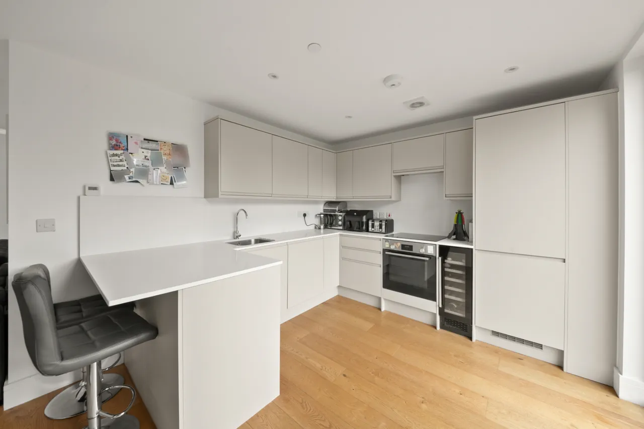 Uxbridge Road, Hanwell, W7, photo 4