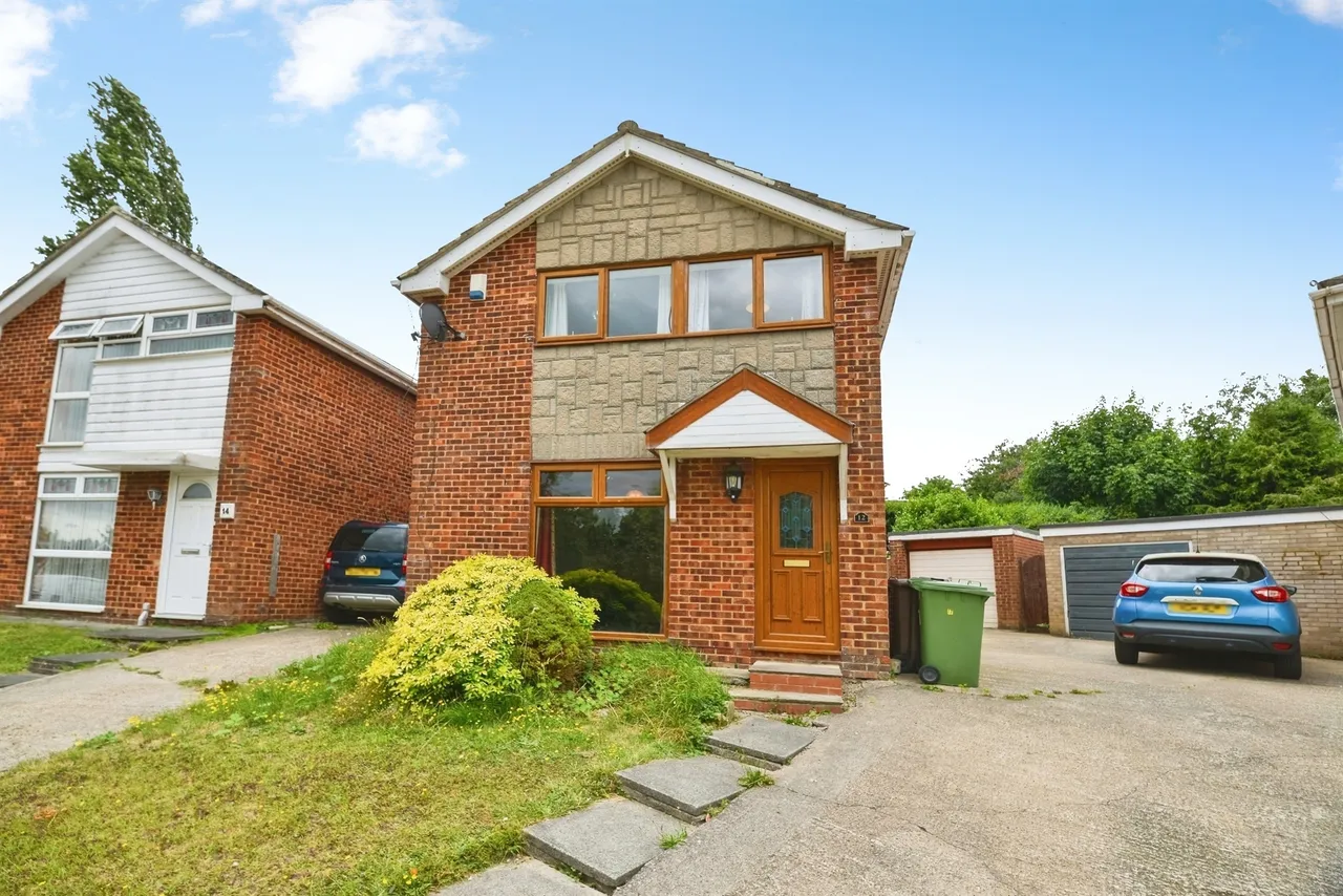 3 bed house for sale — Staveley Grove, Stockton-On-Tees