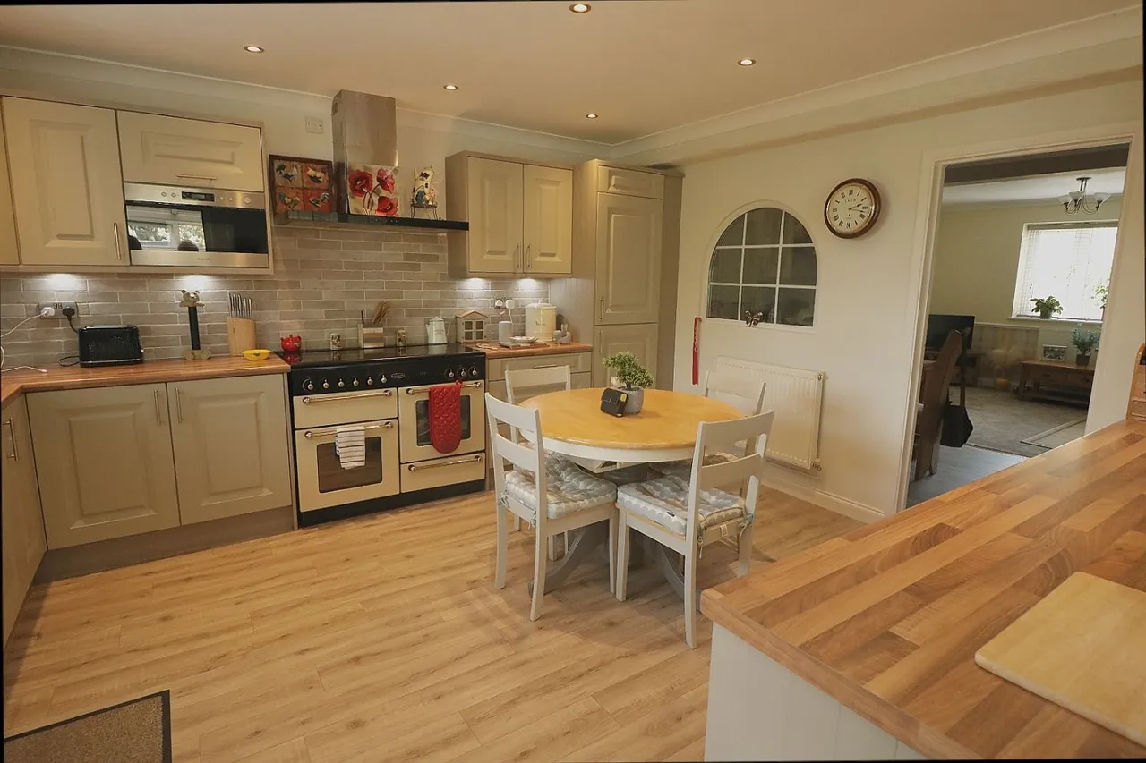 Dukes Road, PE19, photo 2