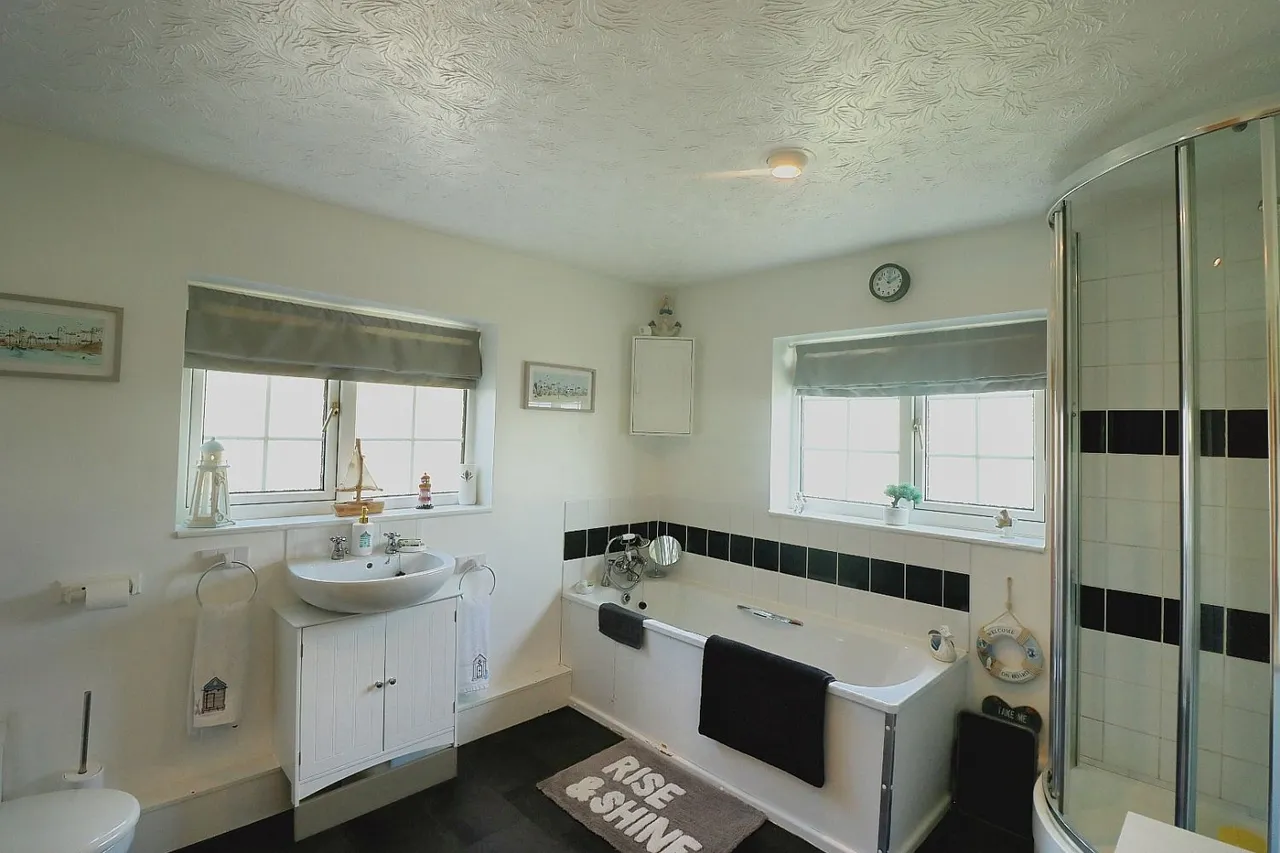 Dukes Road, PE19, photo 12
