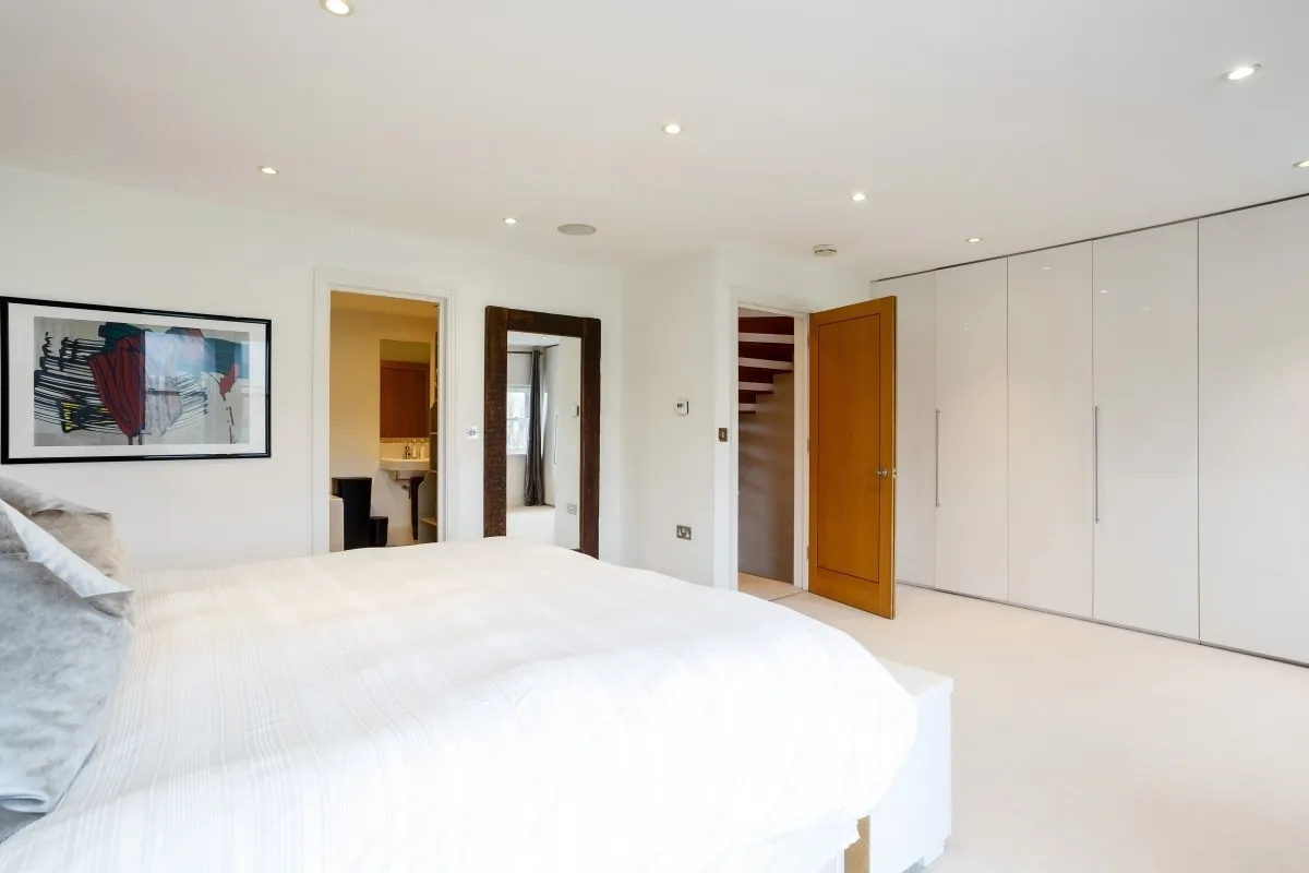 The Cloisters Bridgeman Drive SL4, photo 10