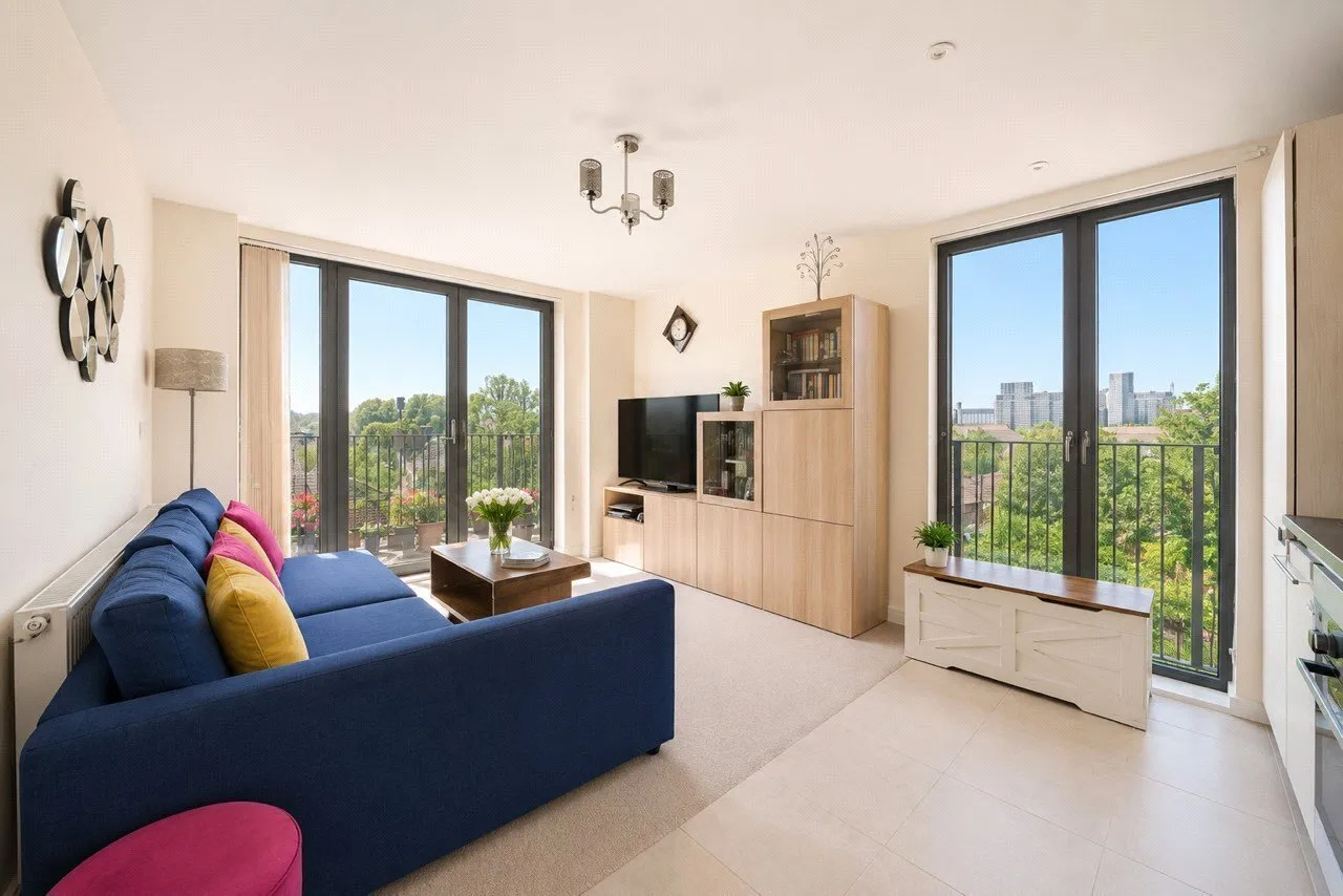 2 bed flat for sale — Exeter Road, LONDON, London, E16