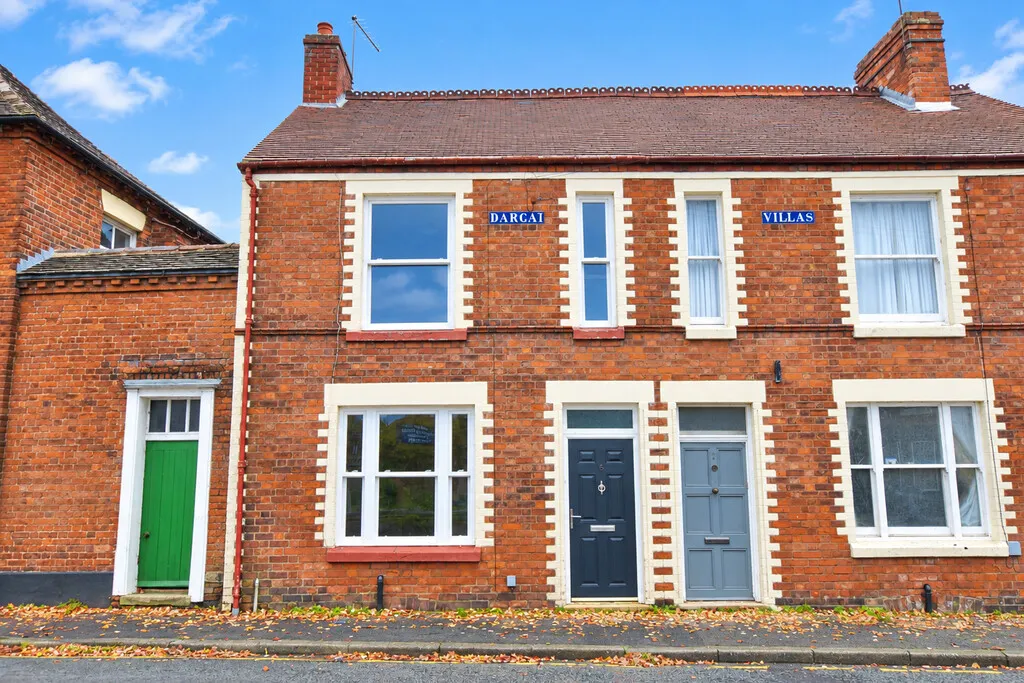 2 bed house for sale, Shrewsbury Road, Market Drayton