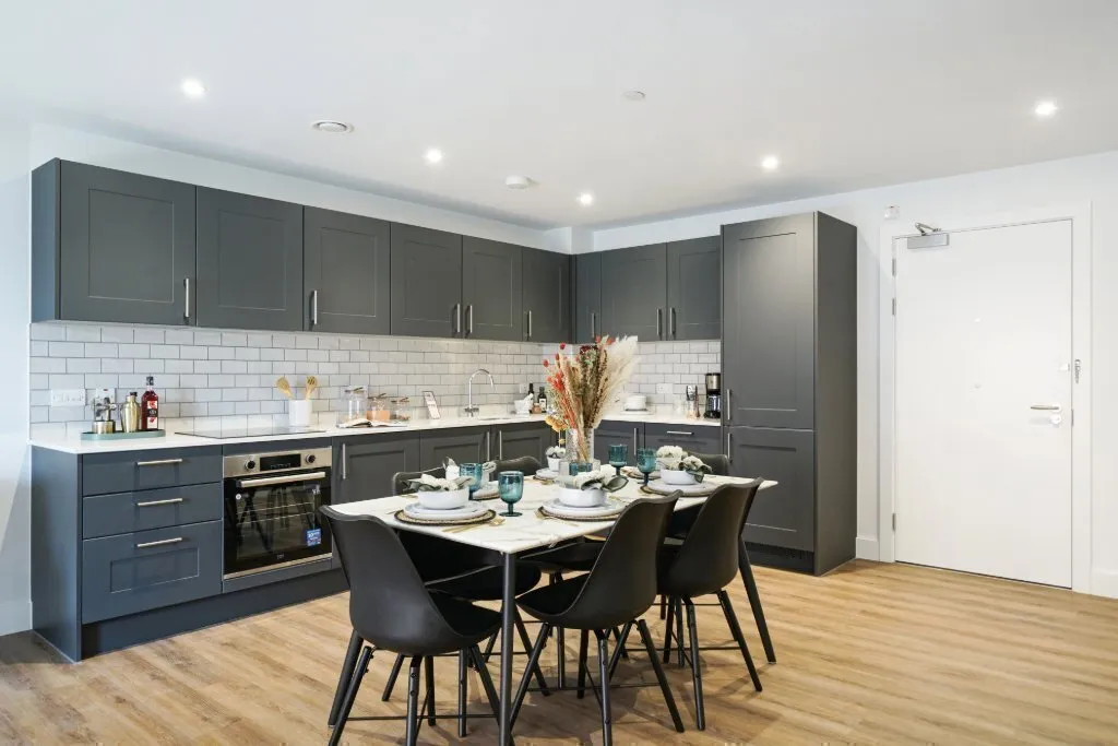 3 bed flat to rent, Garden Boulevard, Maidenhead, SL6