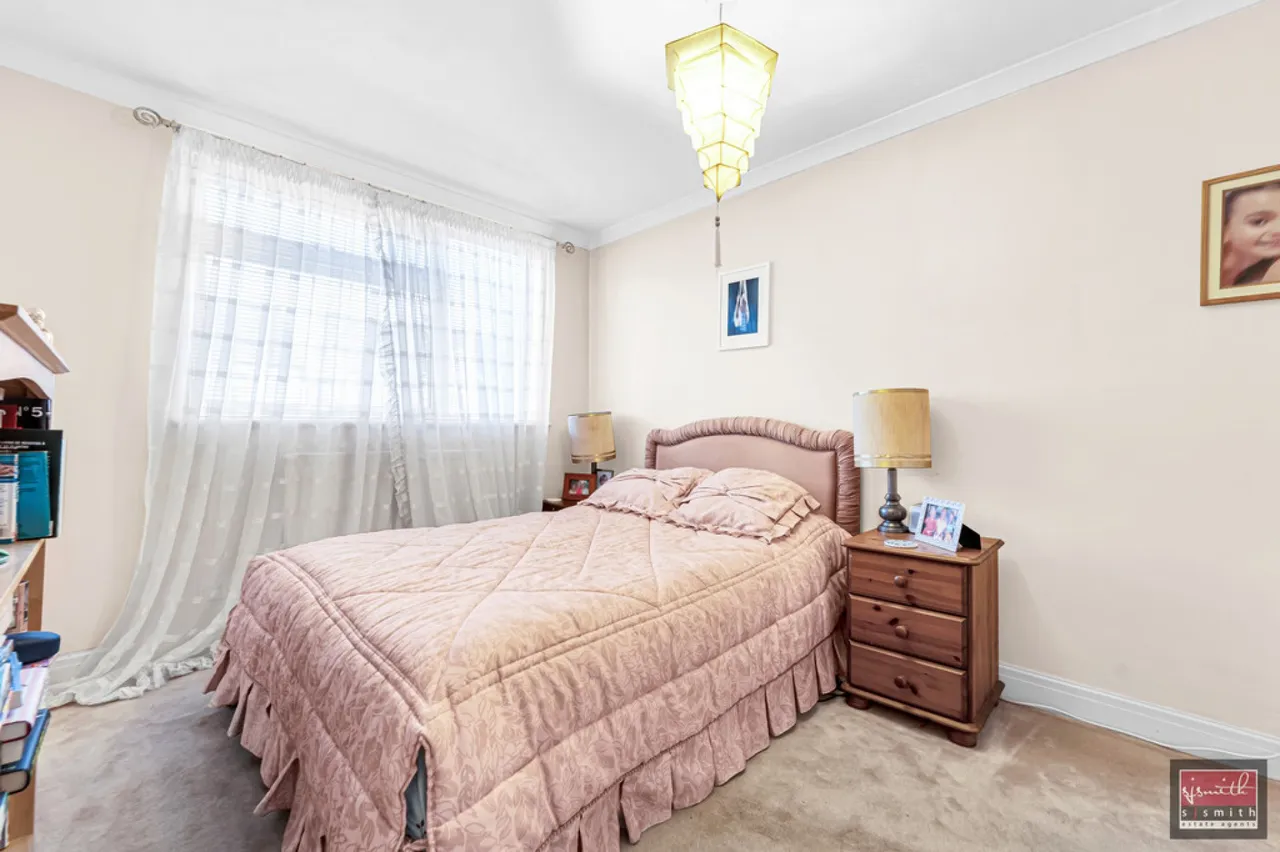Rosefield Road, Staines-upon-Thames, TW18, photo 13