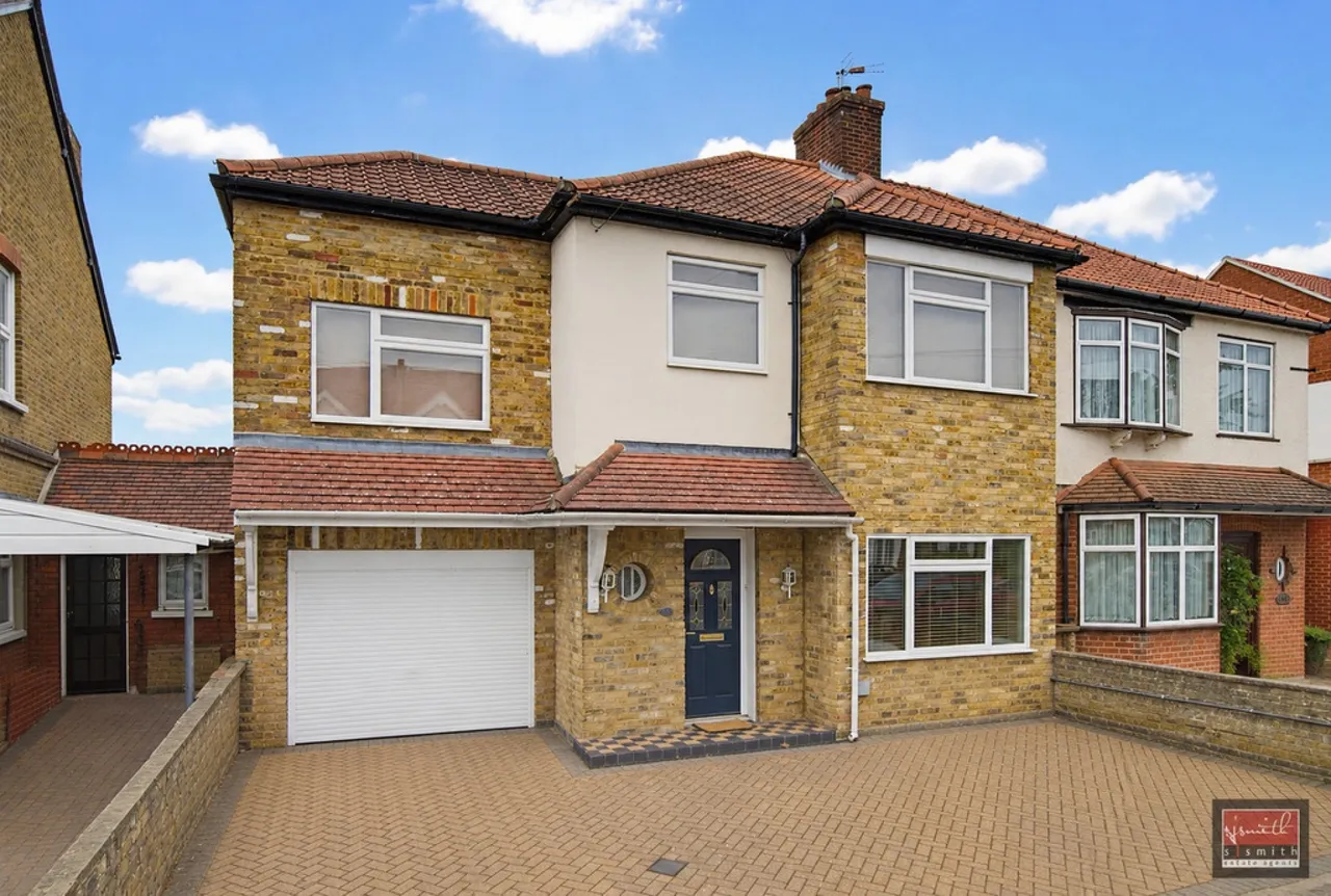 5 bed house for sale, Rosefield Road, Staines-upon-Thames, TW18