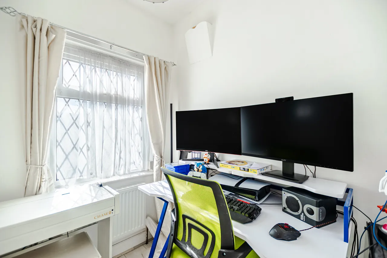Woodhall Drive, Kirkstall, LS5, photo 19