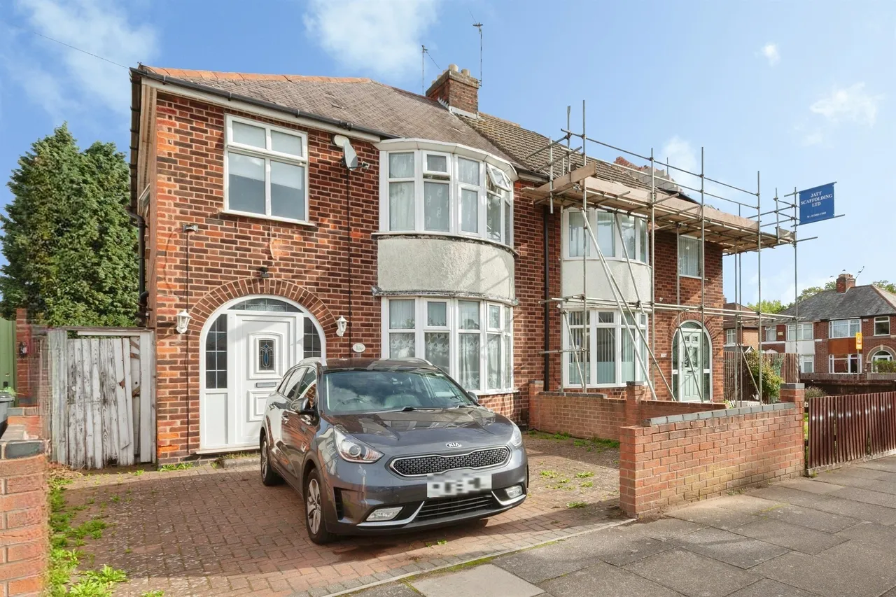 3 bed house for sale — Evesham Road, LEICESTER