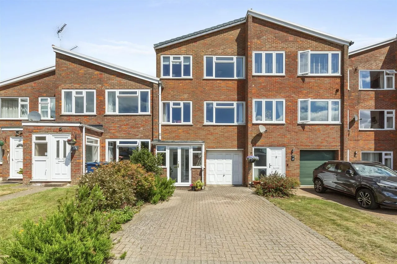 3 bed house for sale, Peters Close, Prestwood, HP16