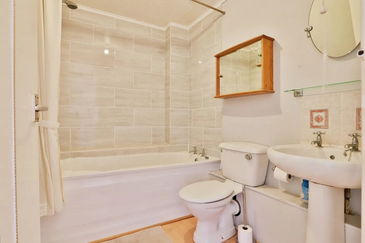 Burnham Road, Burton, BH23, photo 9