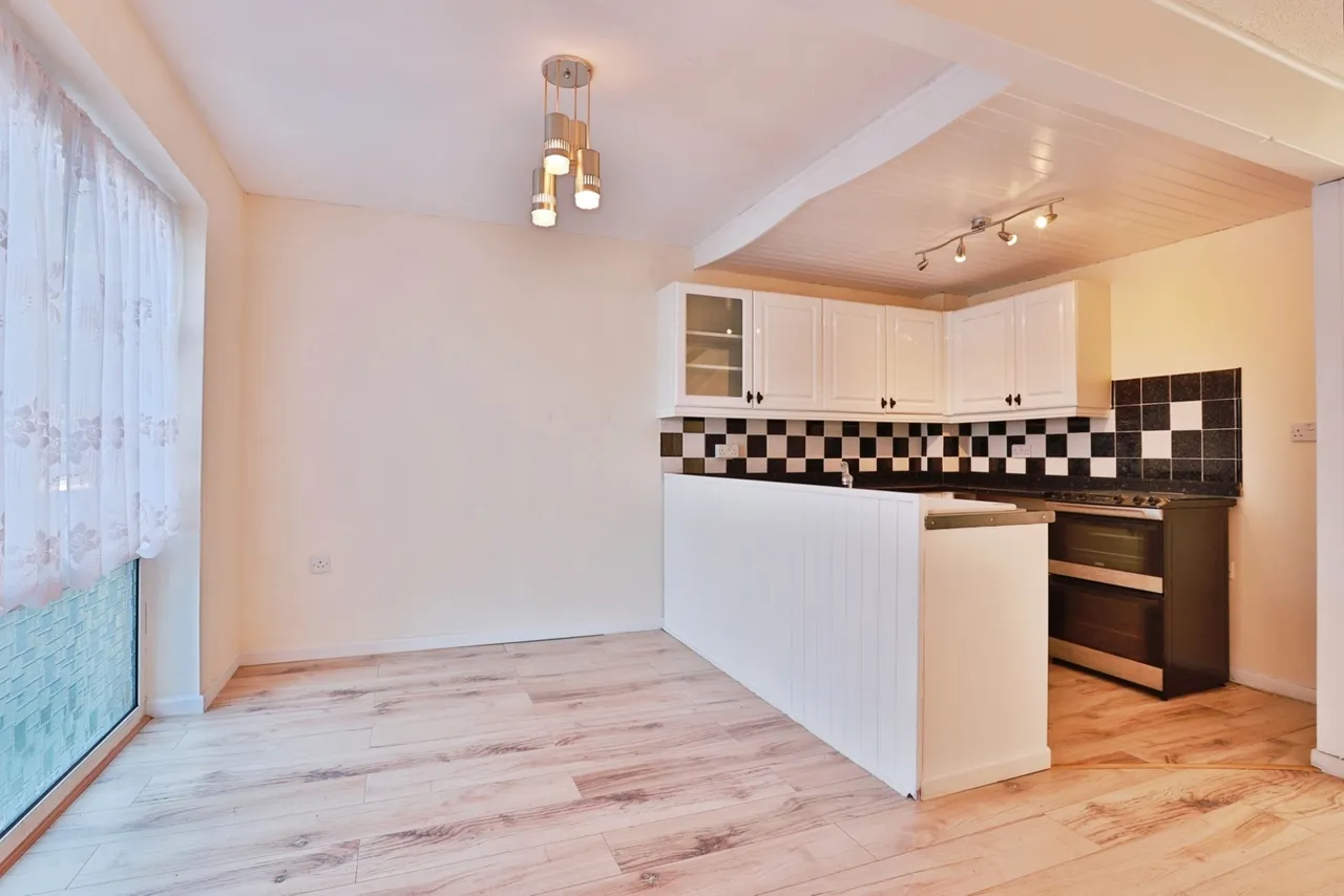 Burnham Road, Burton, BH23, photo 6