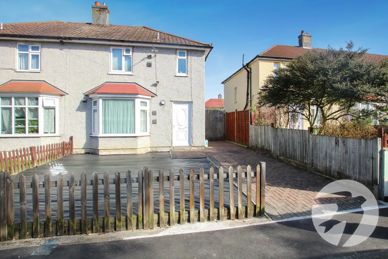 3 bed house for sale, Will Crooks Gardens, London, SE9