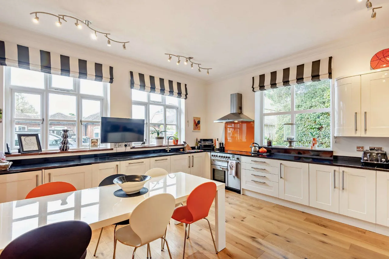 Verdley Place, Fernhurst, Haslemere, Surrey, GU27 3ER, photo 2