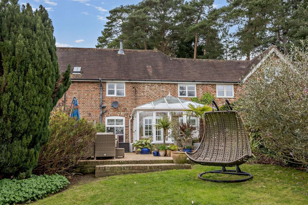 Verdley Place, Fernhurst, Haslemere, Surrey, GU27 3ER, photo 4