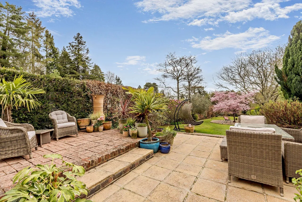 Verdley Place, Fernhurst, Haslemere, Surrey, GU27 3ER, photo 5