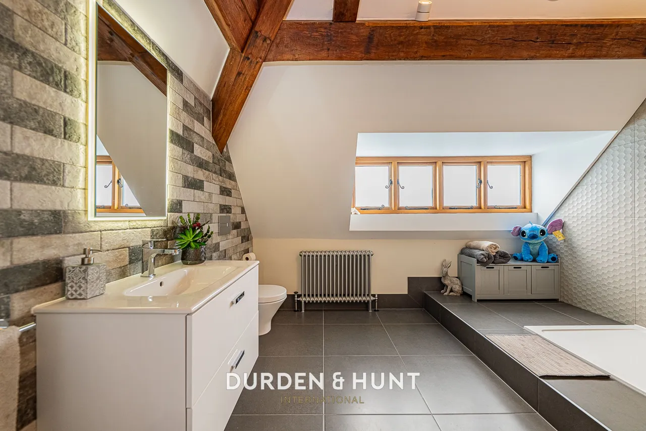 Traps Hill, Loughton, IG10, photo 52