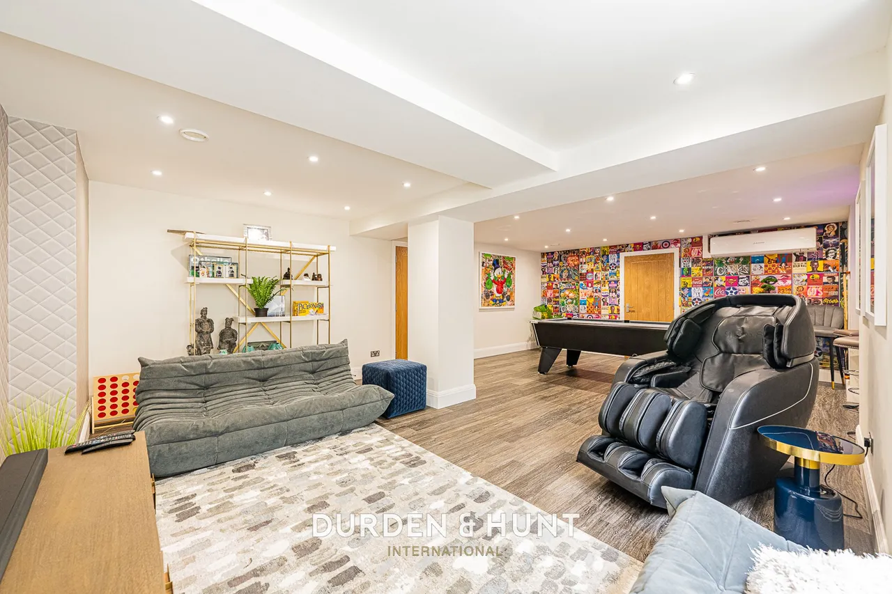 Traps Hill, Loughton, IG10, photo 12