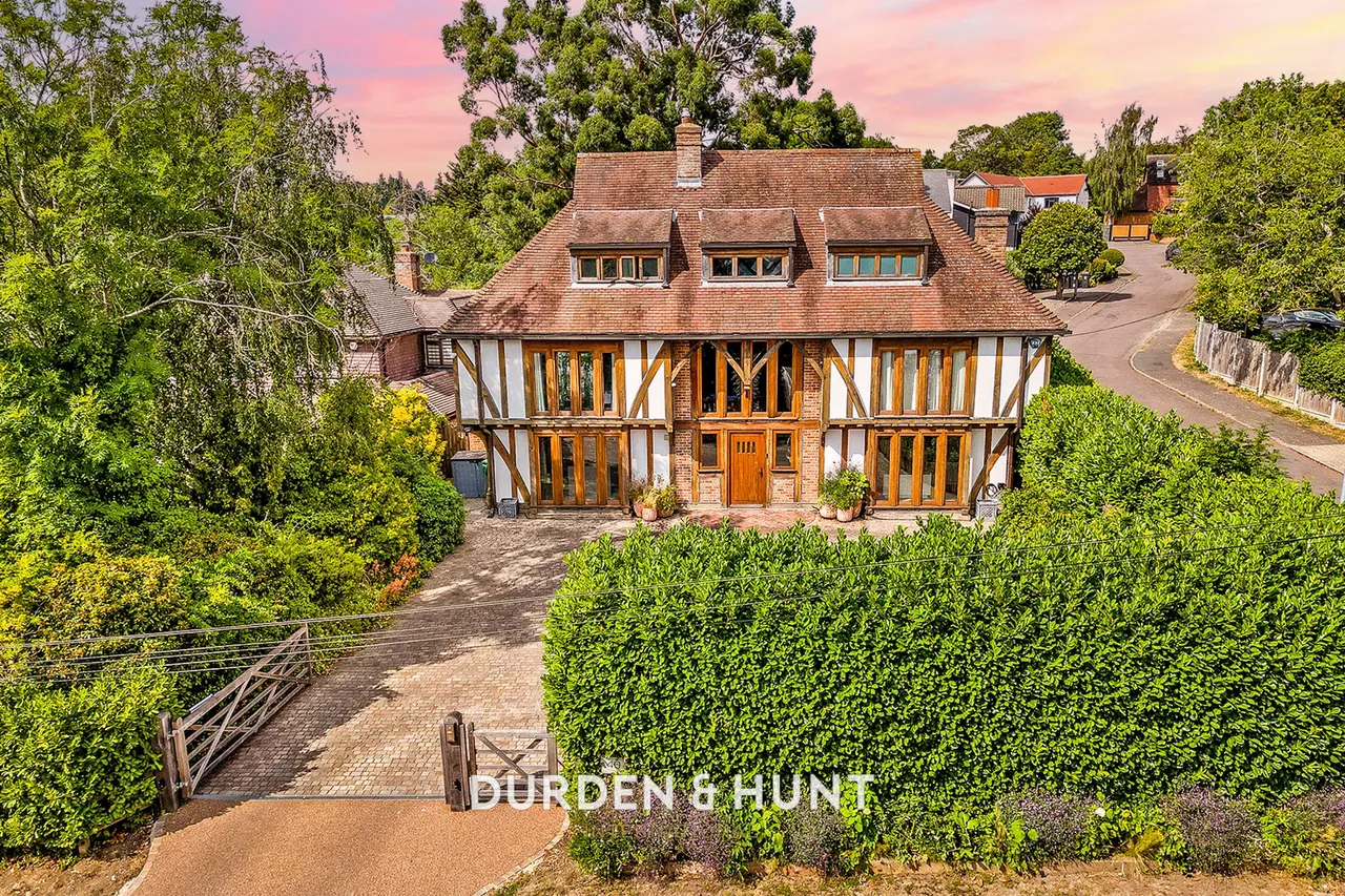6 bed house for sale, Traps Hill, Loughton, IG10