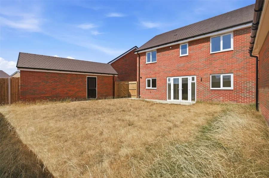 with 4 bedrooms in Saffron Walden, CB11, photo 17