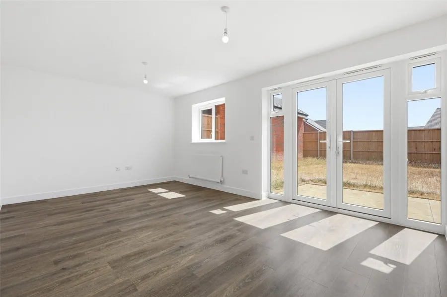 with 4 bedrooms in Saffron Walden, CB11, photo 4