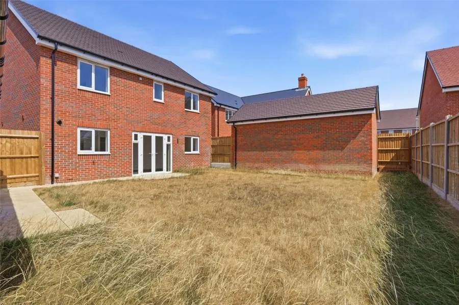 with 4 bedrooms in Saffron Walden, CB11, photo 18