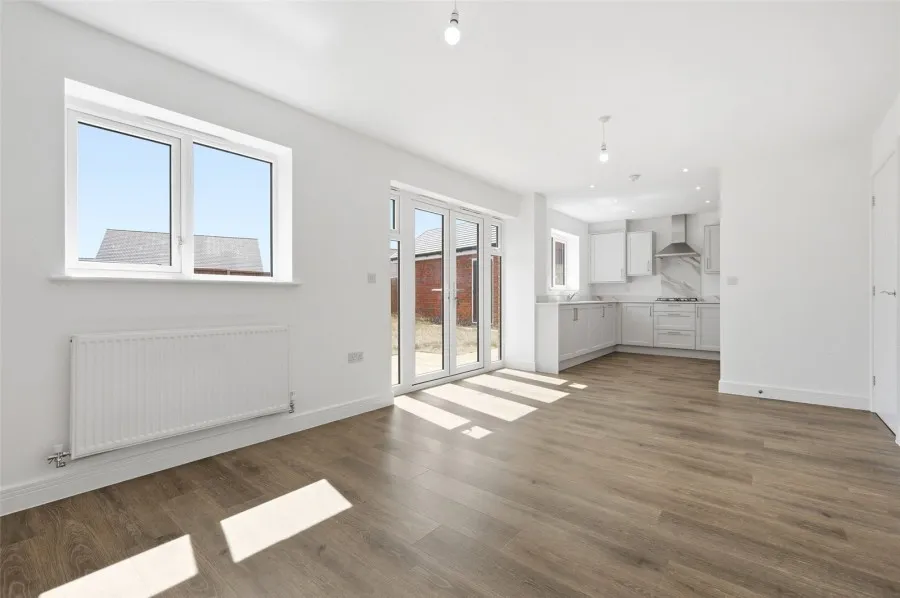 with 4 bedrooms in Saffron Walden, CB11, photo 3