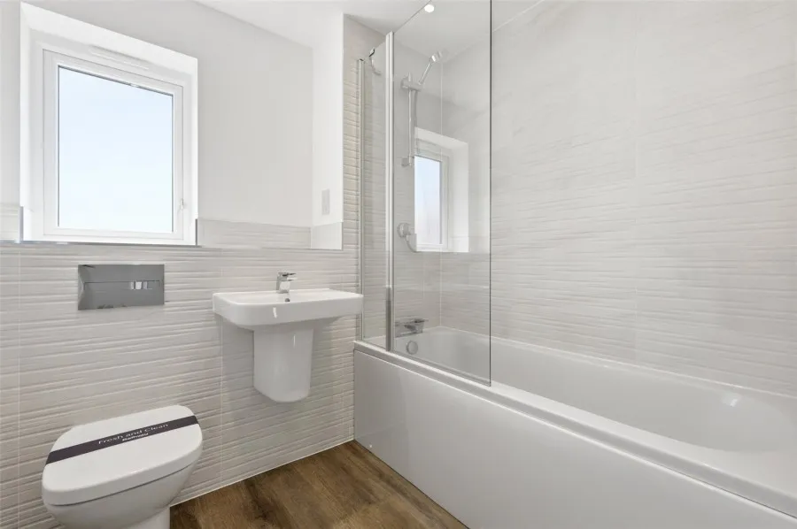 with 4 bedrooms in Saffron Walden, CB11, photo 12