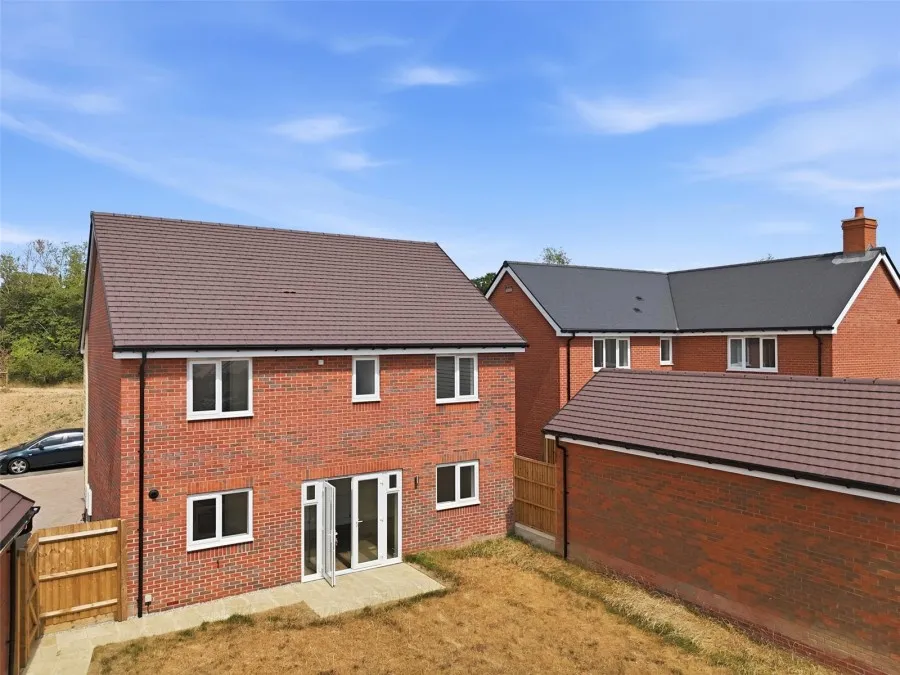 with 4 bedrooms in Saffron Walden, CB11, photo 14