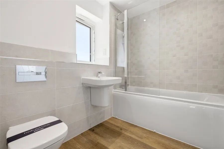 with 4 bedrooms in Saffron Walden, CB11, photo 11