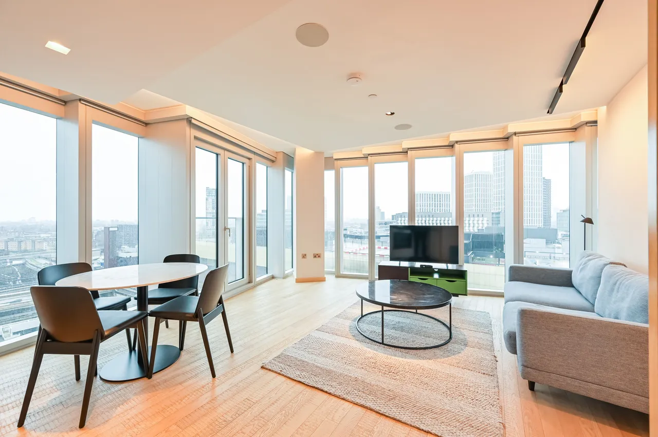 London, E20, photo 20