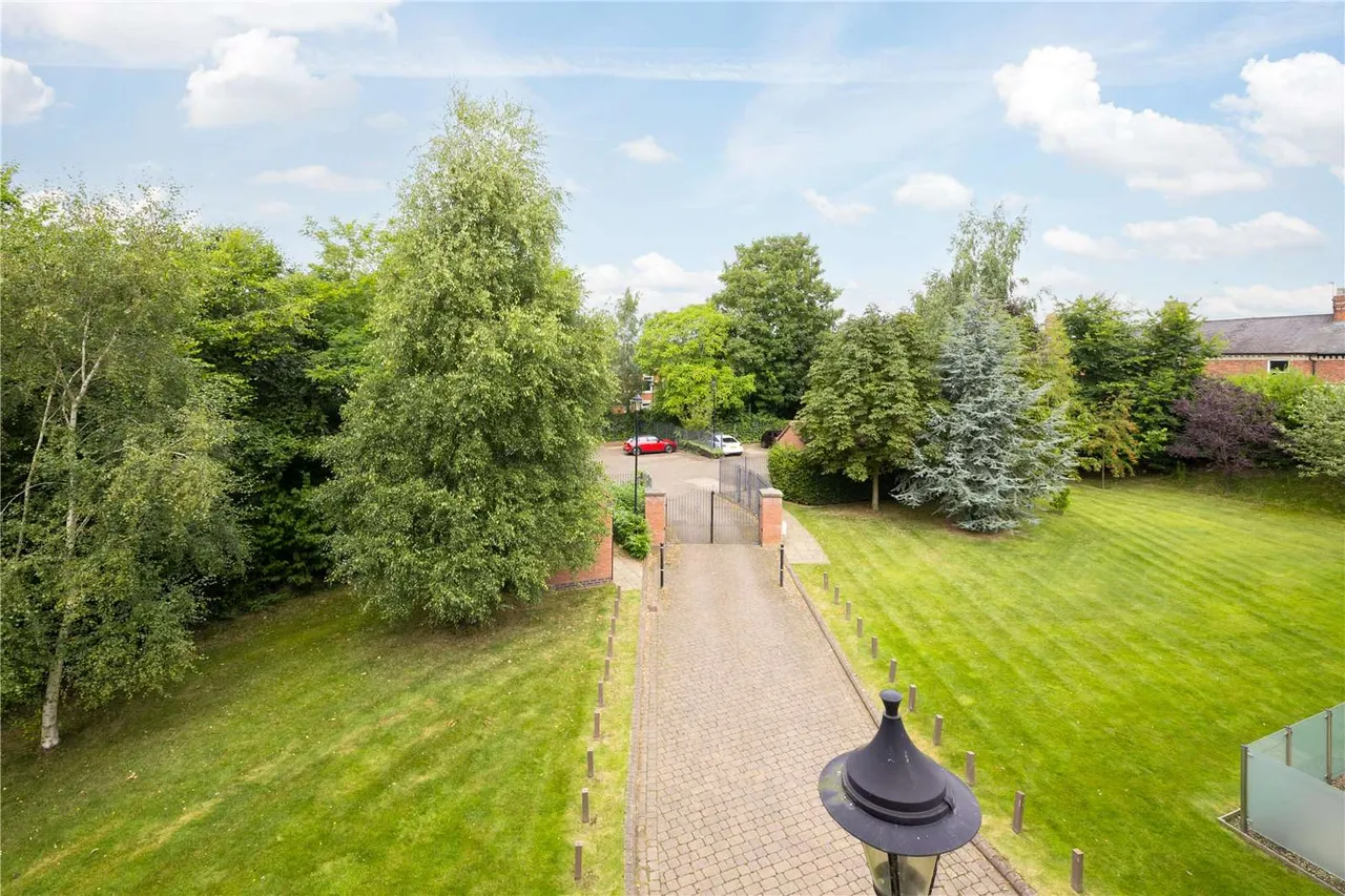 The Avenue, York, YO30, photo 15