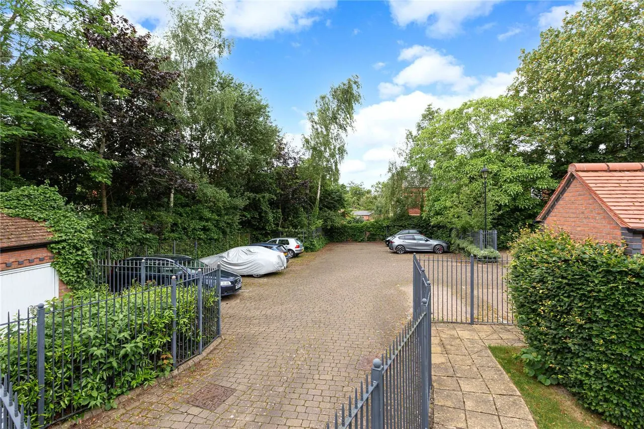 The Avenue, York, YO30, photo 13