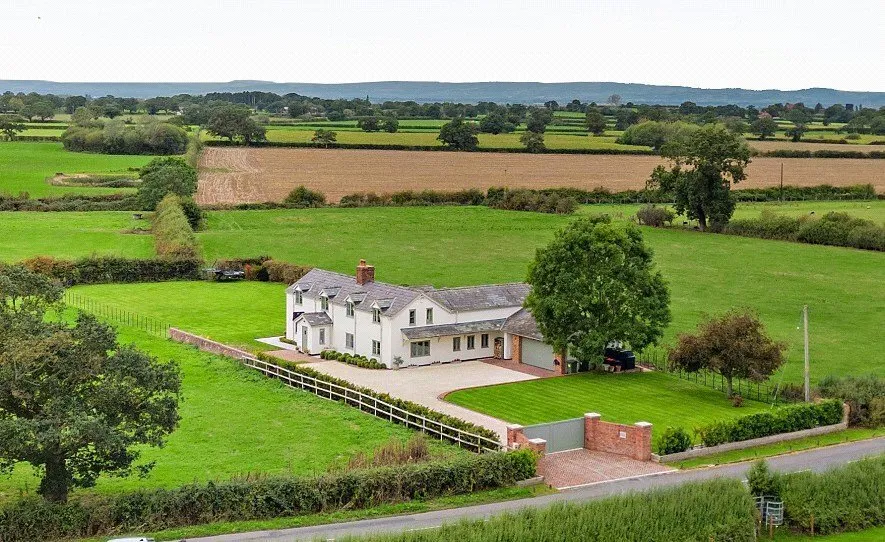 5 bed property for sale, Burwardsley Road, Tattenhall, CH3